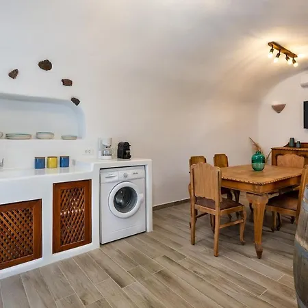 Apartment Eirini In Megalochori